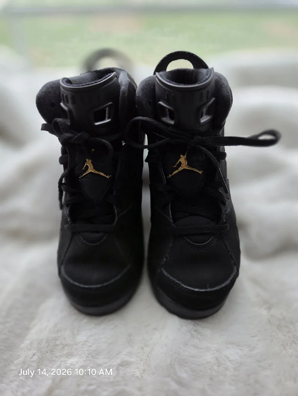 Air Jordan Kids BLK & Gld High-Top Sneakers with Gold Jumpman